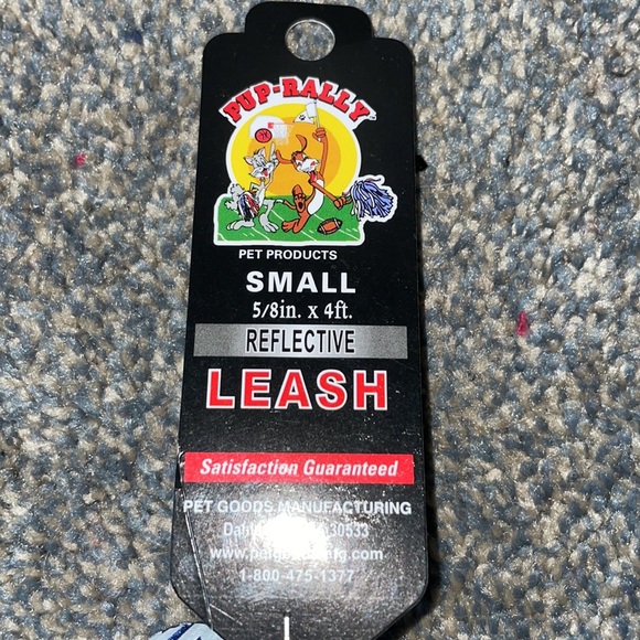 Penn State Nittany Lions Navy & White Reflective Dog Leash Medium 3/4in x 4ft - Picture 5 of 6